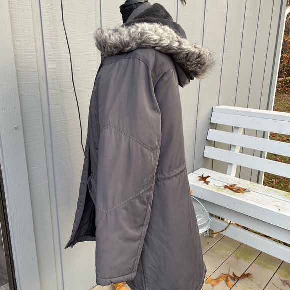 Women’s Gray Hooded Winter Parka - Picture 5 of 5